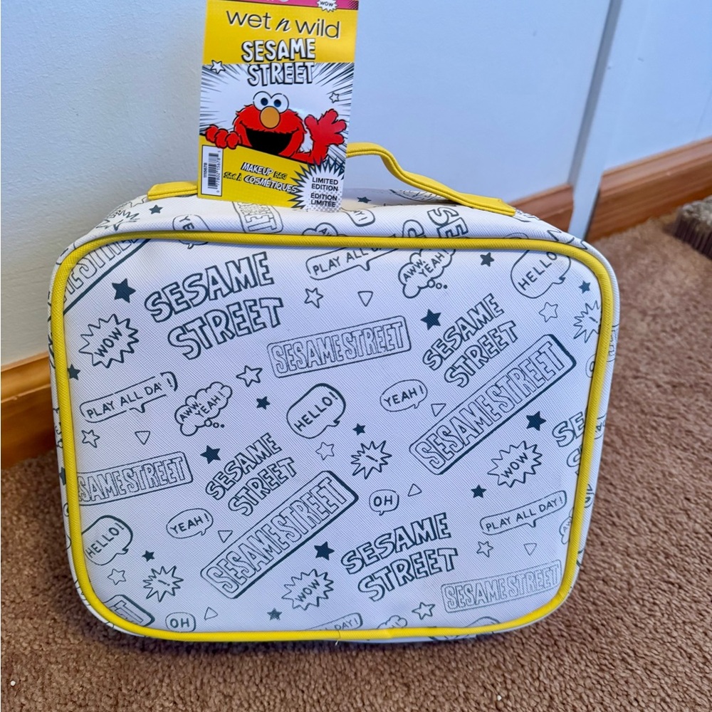 Wet n Wild x Sesame Street Makeup and Cosmetic Bag - Picture 4 of 4